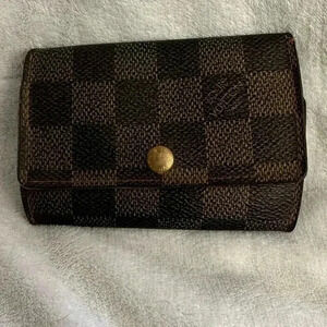 Authentic Louis Vuitton 6 key holder